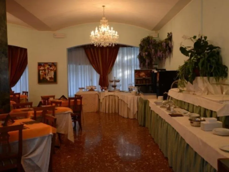 ***  Esedra Hotel Rimini Itália